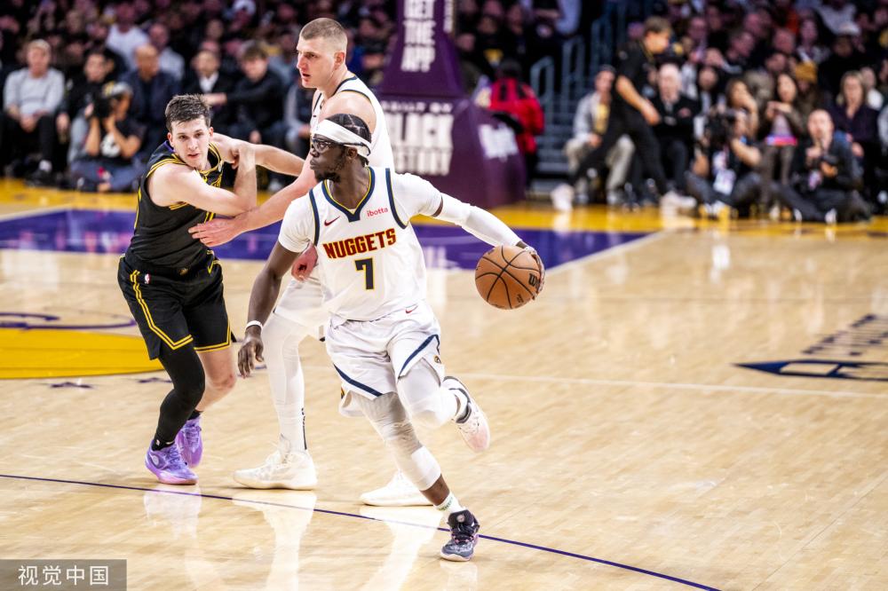 向俱乐部的 向俱乐部的