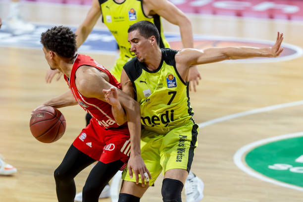 防守反击 防守反击