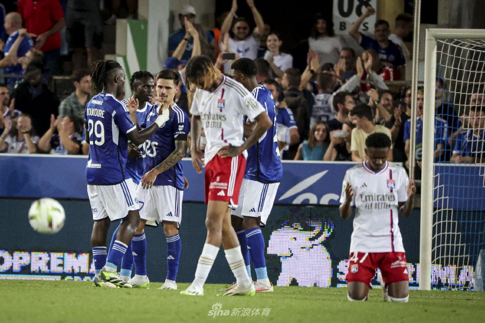 副翼接应 副翼接应